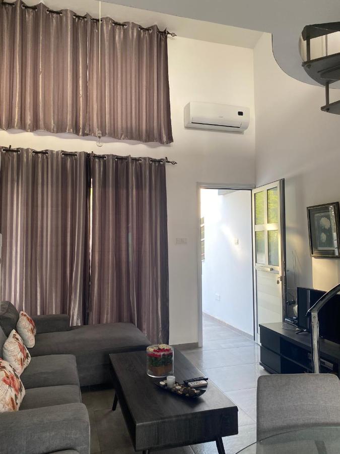 Cosy Apartment In The Heart Of Kato Paphos Exteriör bild