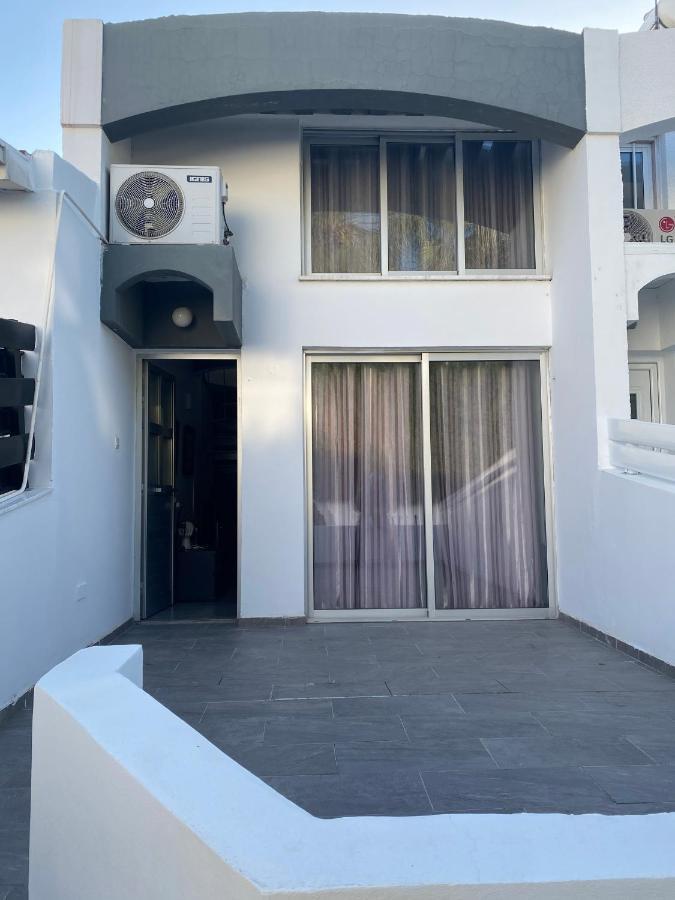 Cosy Apartment In The Heart Of Kato Paphos Exteriör bild