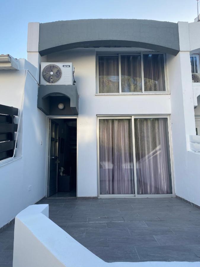 Cosy Apartment In The Heart Of Kato Paphos Exteriör bild